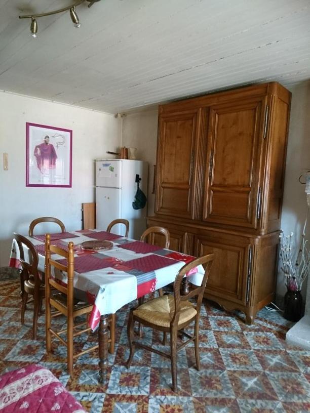 Complexe Familial Villa Charmes  Exterior foto