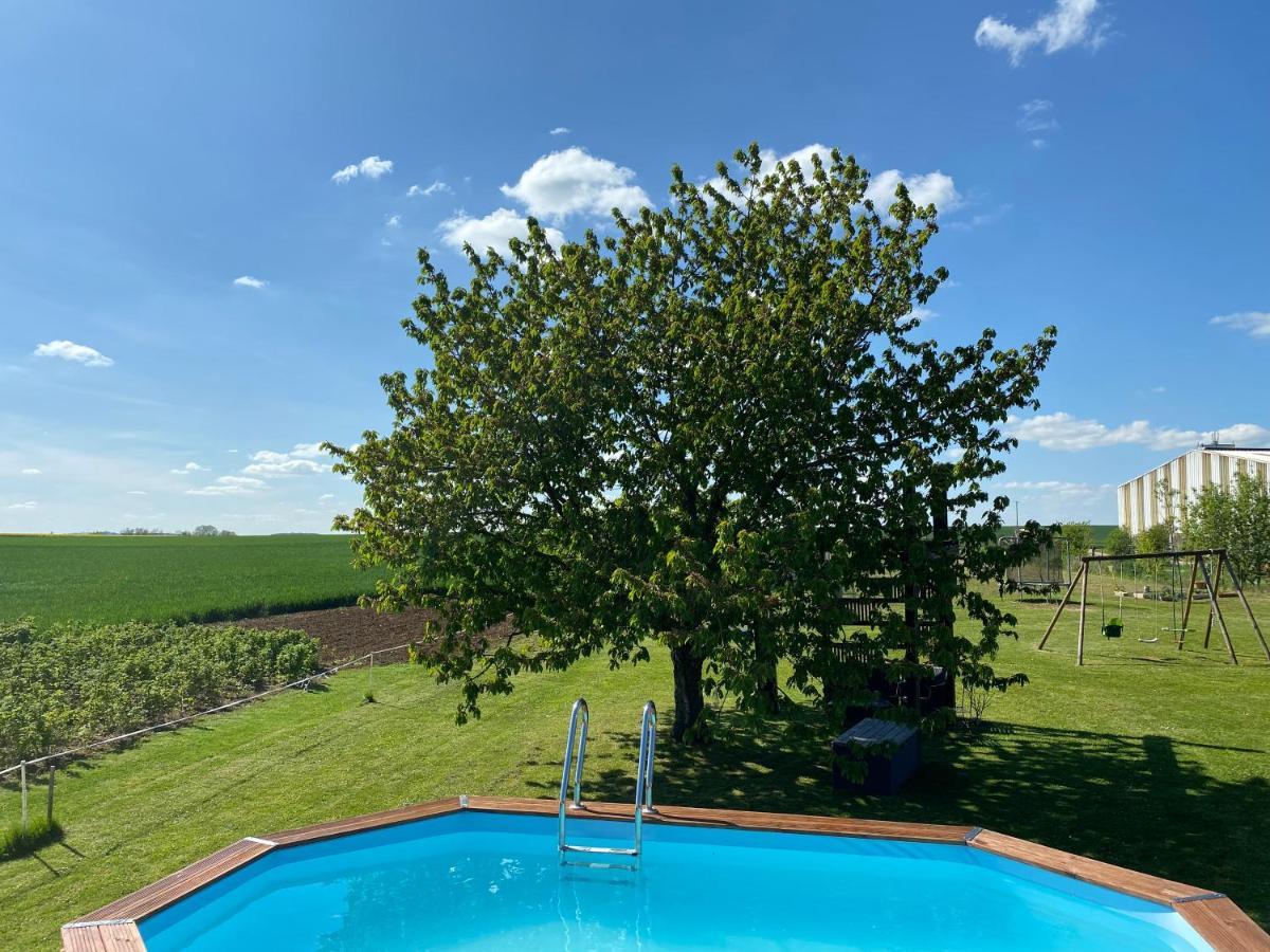 Complexe Familial Villa Charmes  Exterior foto