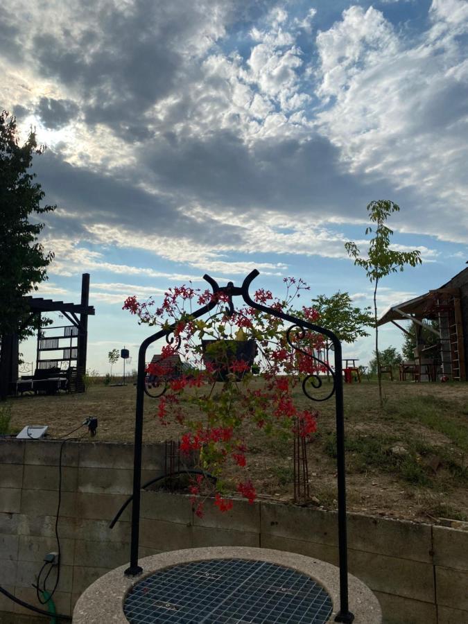 Complexe Familial Villa Charmes  Exterior foto